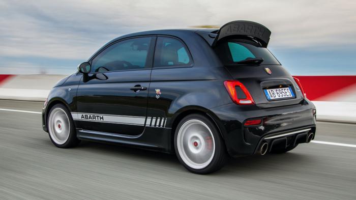 Abarth 695 Esseesse: Aπό 35.350 ευρώ στην Ελλάδα 